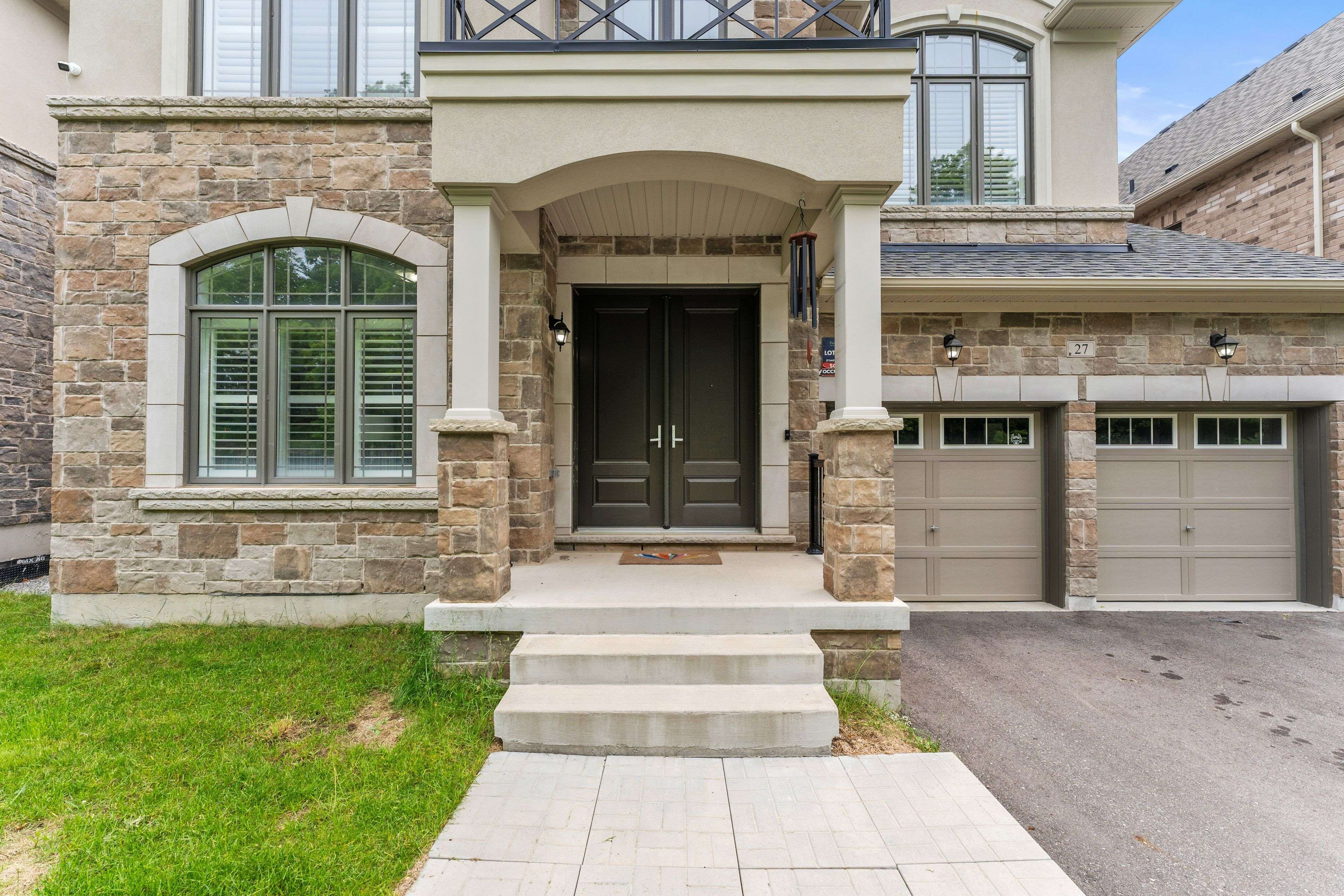 Caledon, ON L7C 4G4,27 Daisy Meadow CRES