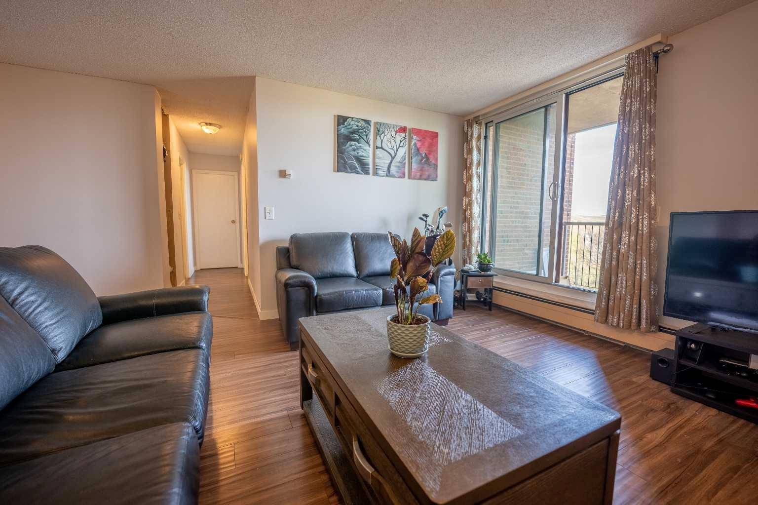 Calgary, AB T3A 2E6,4944 Dalton DR Northwest #710