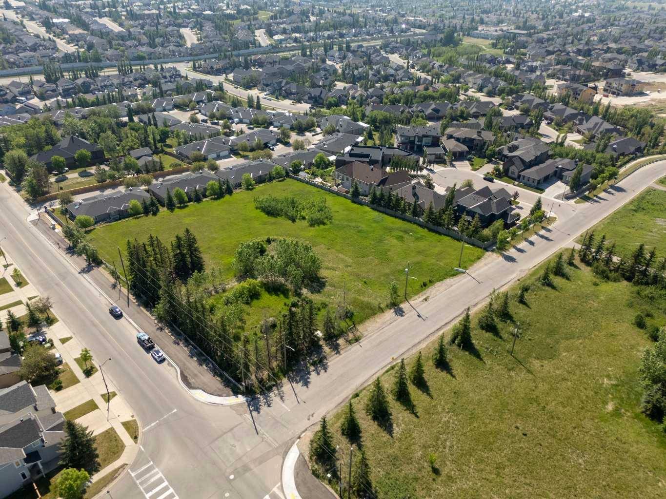 7327 26 AVE Southwest, Calgary, AB T3H 3X2