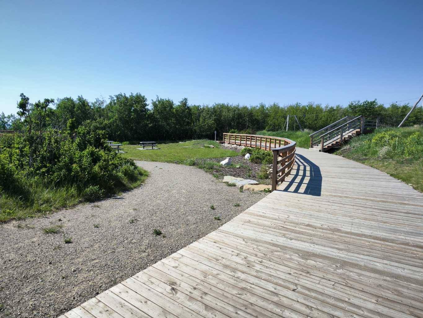 Calgary, AB T3H 3X2,7327 26 AVE Southwest
