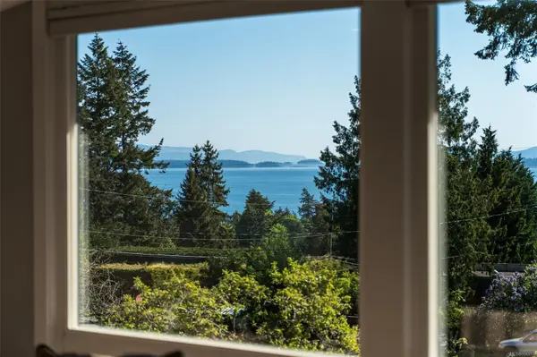 North Saanich, BC V8L 1K6,8564 Moxon Terr