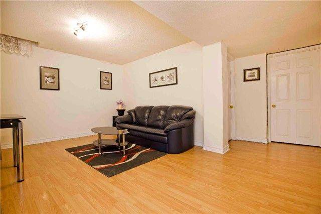 Markham, ON L3R 7E8,3 Halder CRES