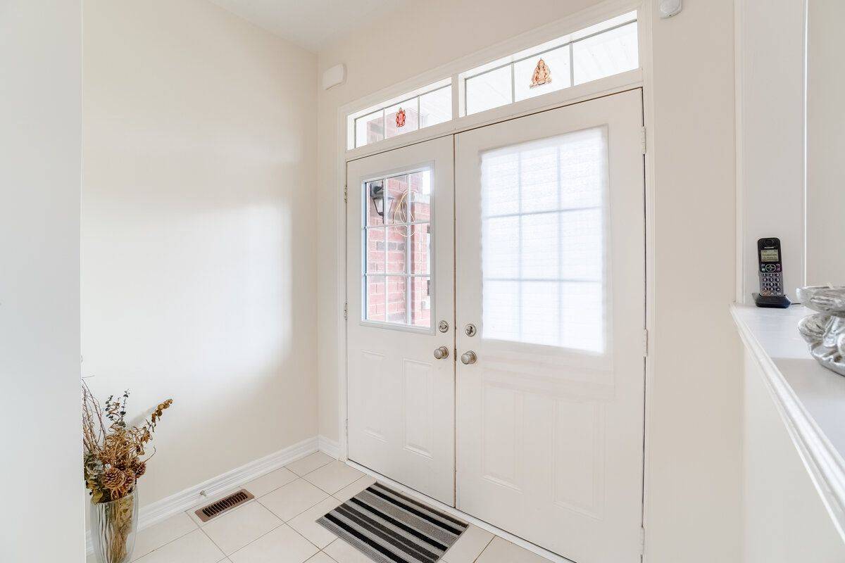 Brampton, ON L6R 3W4,39 Wardenwood DR