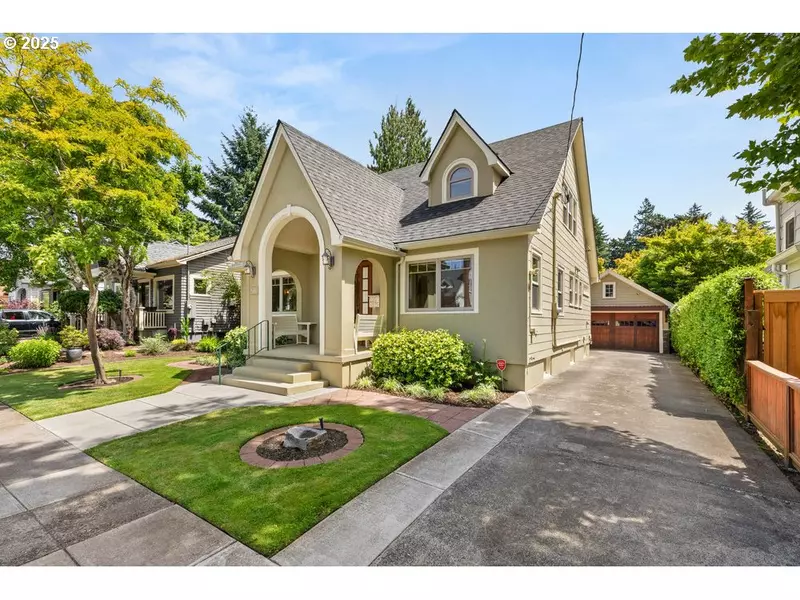 2516 NE 32ND CT, Portland, OR 97212