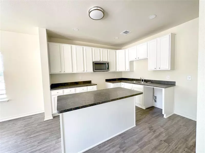 1701 St Louis Avenue, Fort Worth, TX 76110