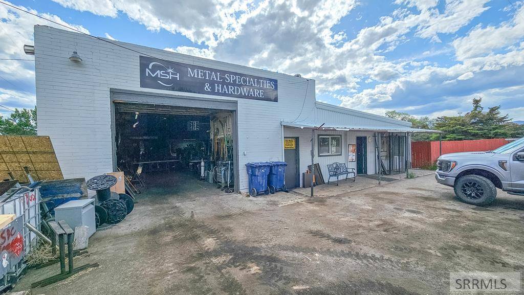 331 N Idaho Street, Arco, ID 83213