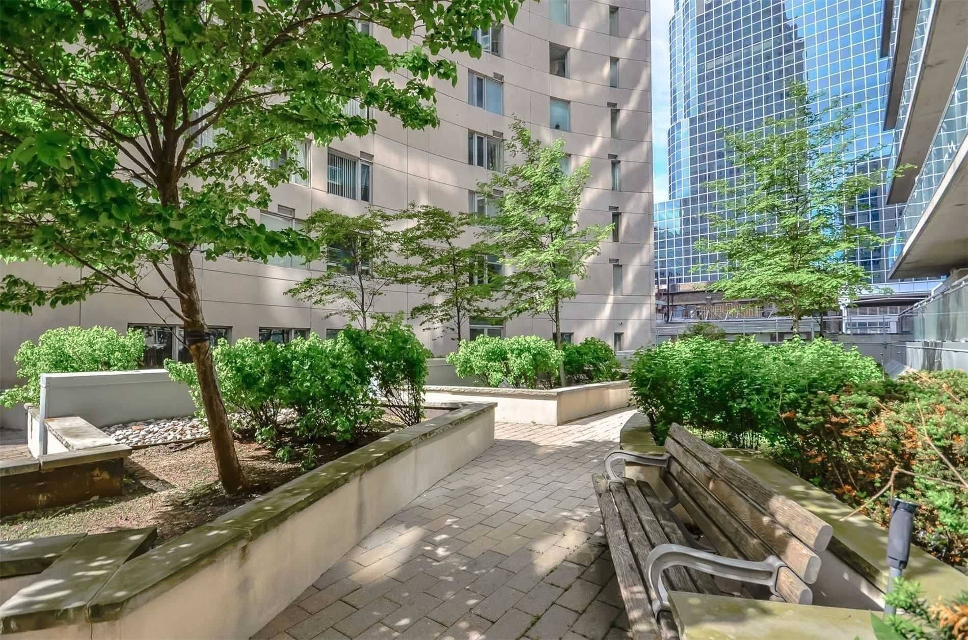 Toronto C08, ON M5B 2R3,210 Victoria ST #PH10