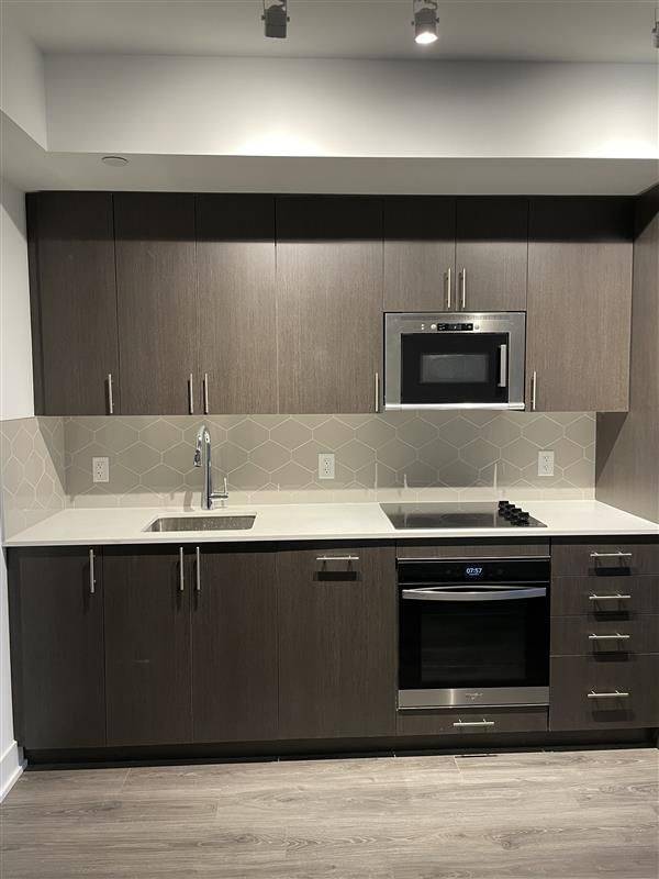Oshawa, ON L1L 0W3,2545 Simcoe ST N #1011