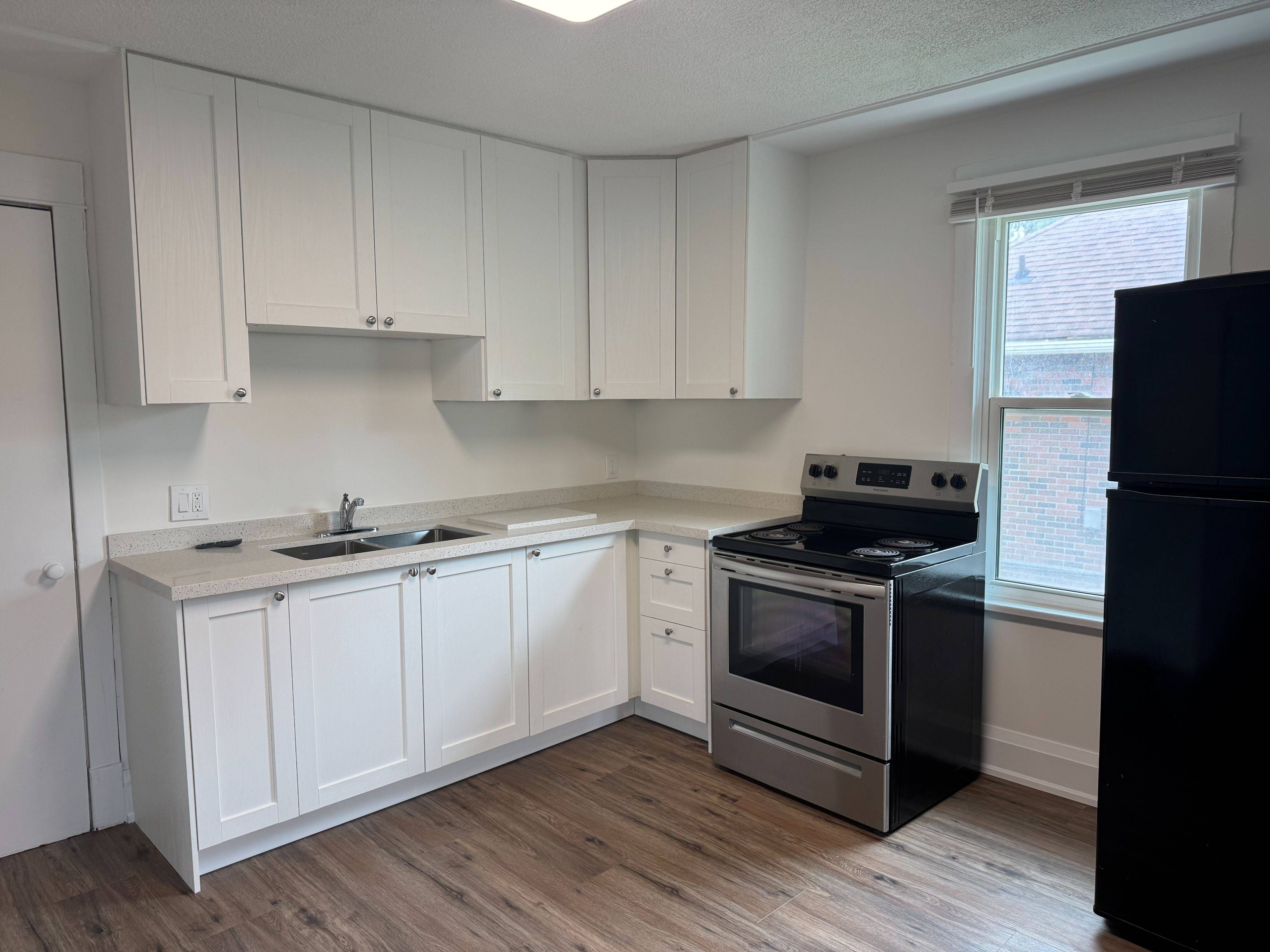 Oshawa, ON L1G 5B1,909 Masson ST #1