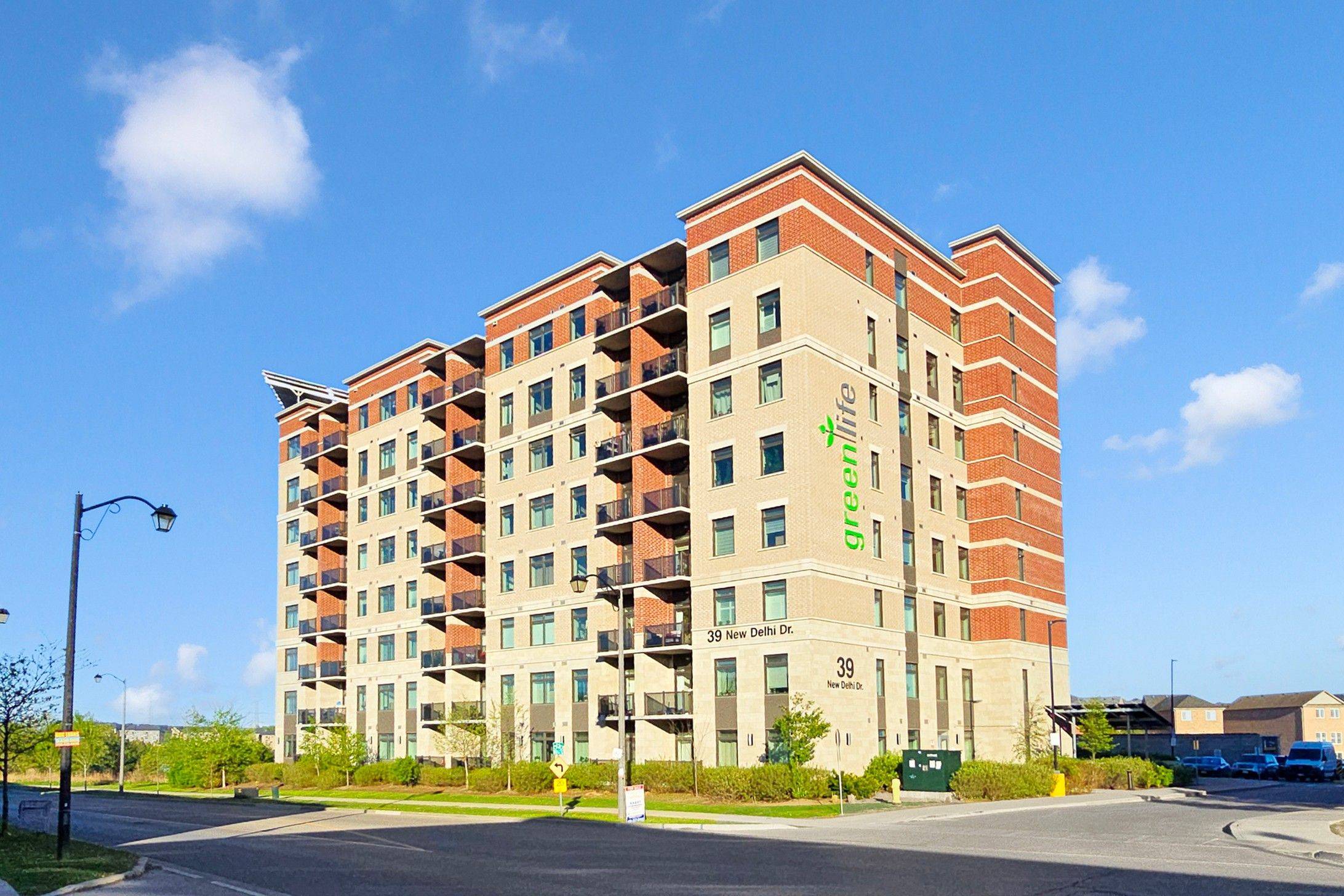 Markham, ON L3S 0E1,39 New Delhi DR E #601
