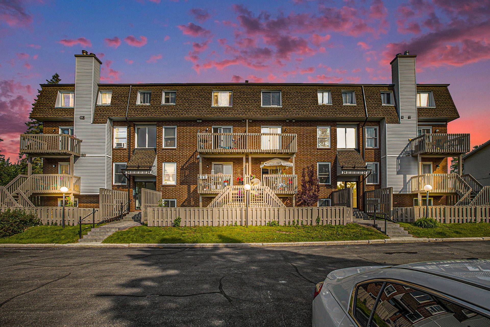 Carleton Place, ON K7C 4B6,24 Townline RD W #108