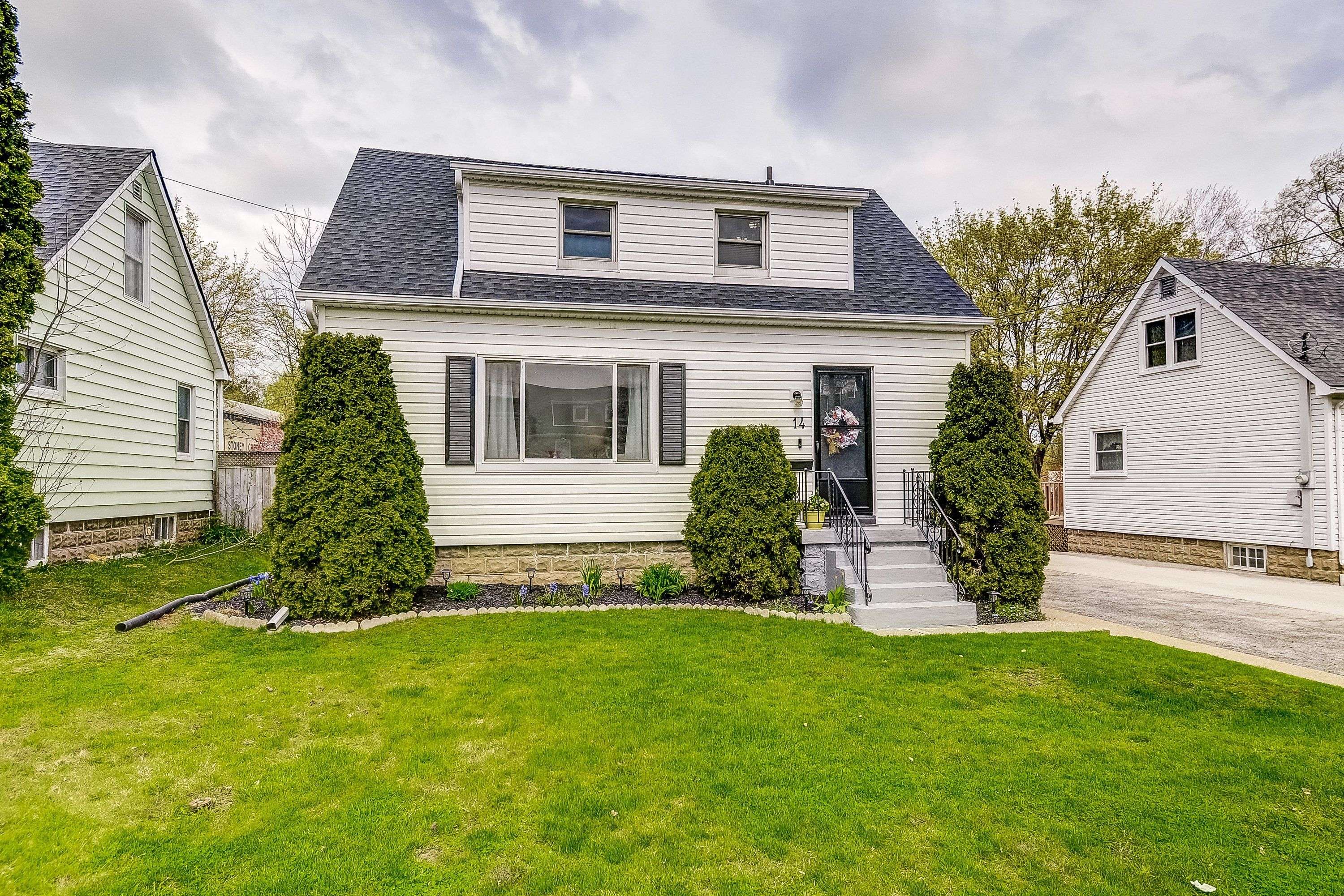 Hamilton, ON L8G 1S6,14 WALKER AVE