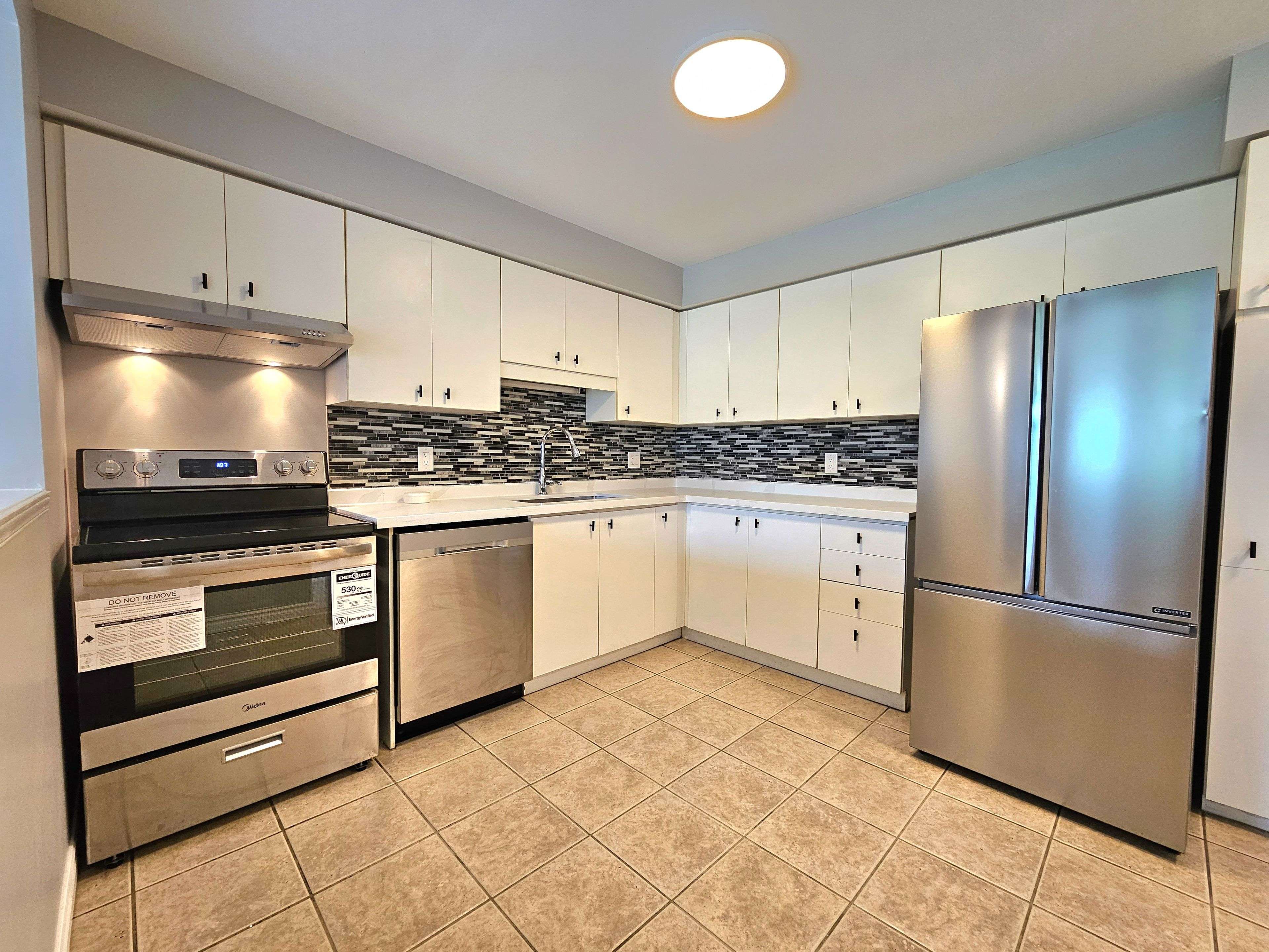 Kitchener, ON N2C 2S1,400 Wilson AVE #41