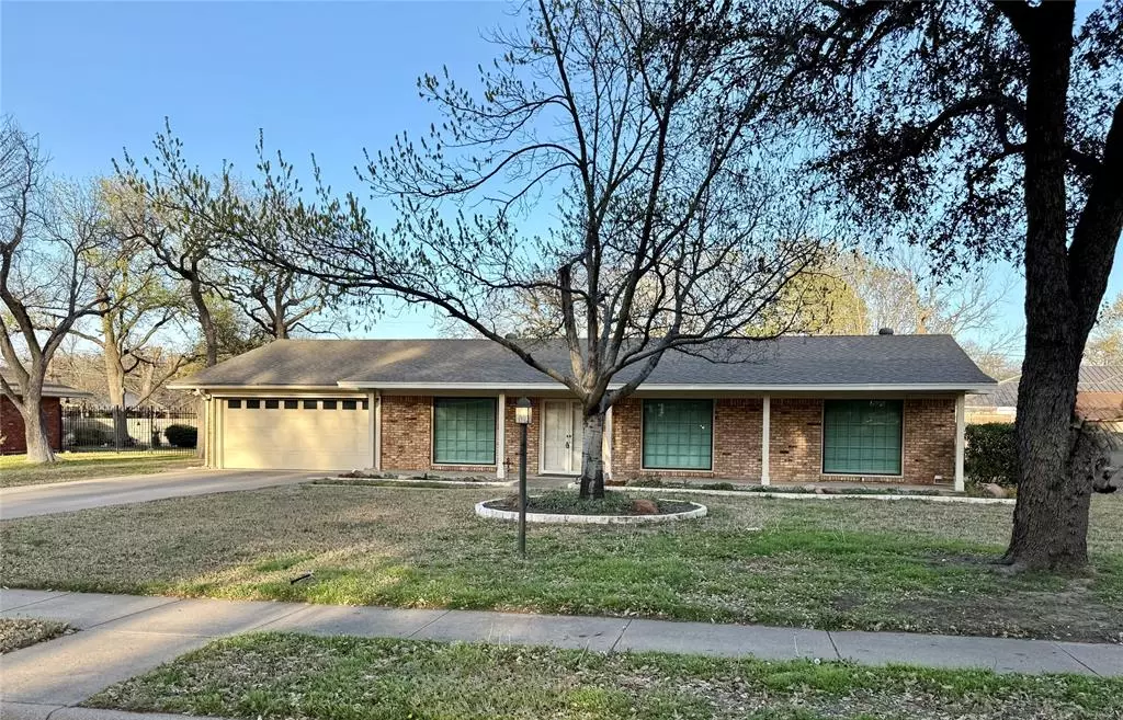 Pantego, TX 76013,1807 Cresthaven Drive