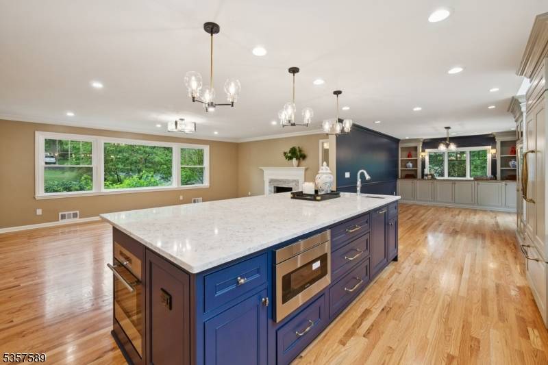 Madison Boro, NJ 07940,25 Woodcliff Dr