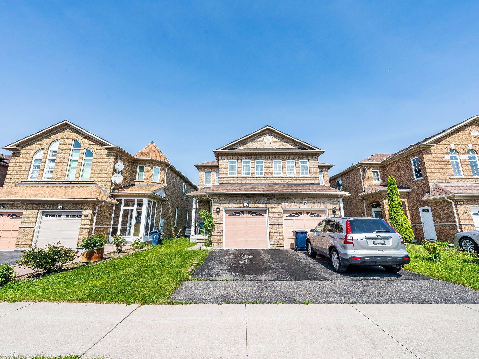 Toronto E11, ON M1B 6A7,17 Mourning Dove CRES
