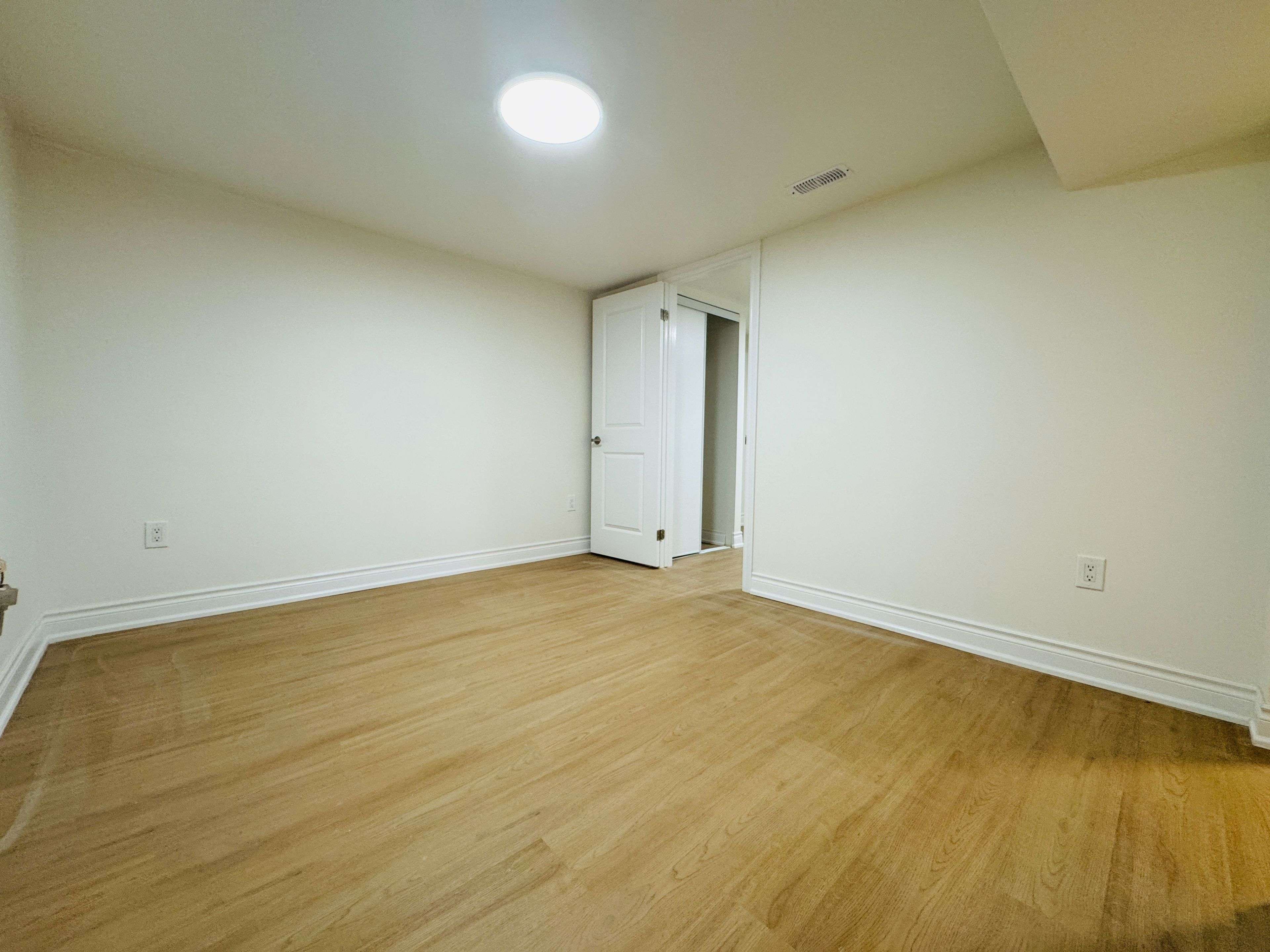 Toronto E05, ON M1W 2M1,270 Timberbank BLVD #148