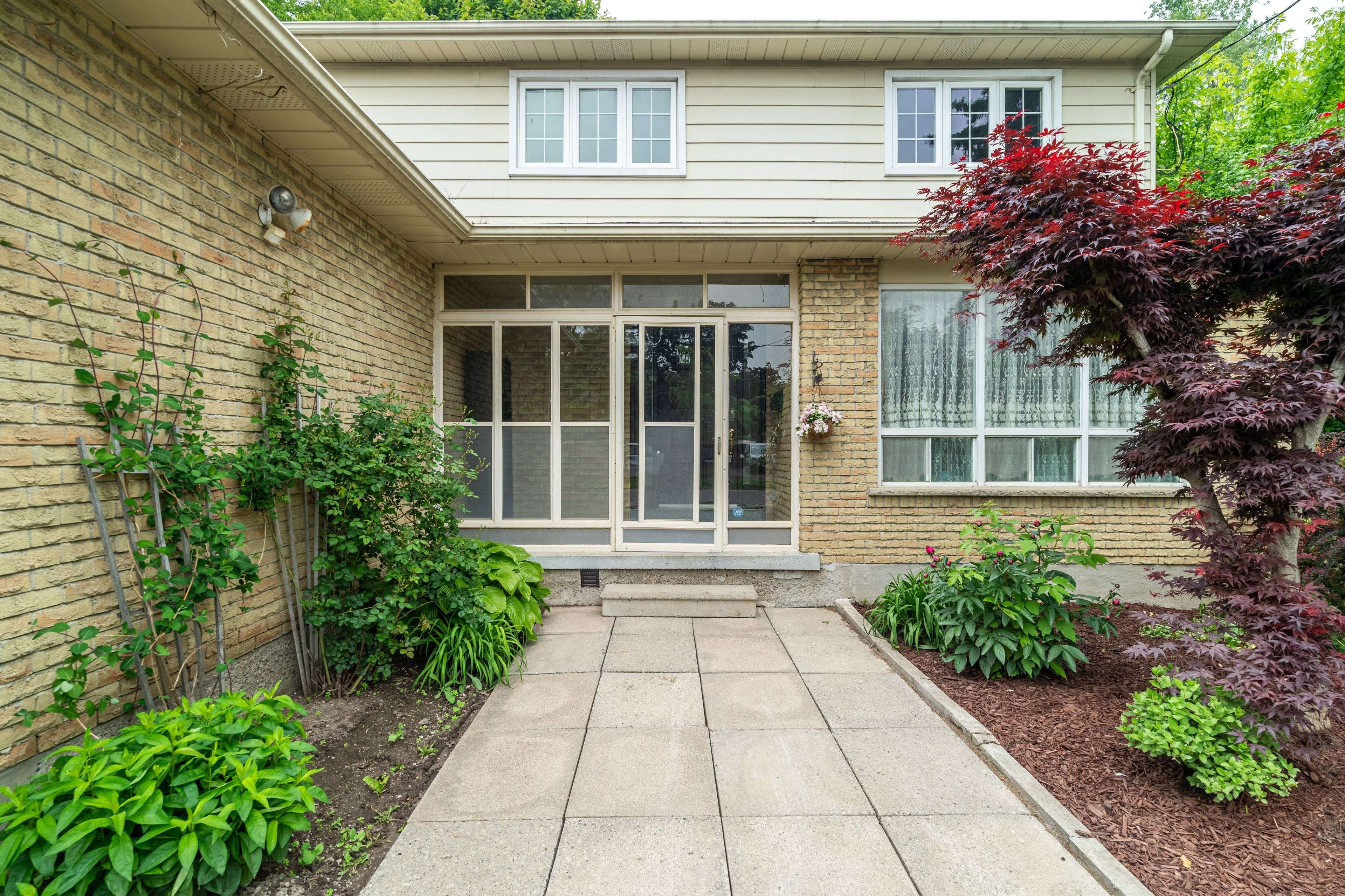Richmond Hill, ON L4C 1R2,451 Palmer AVE