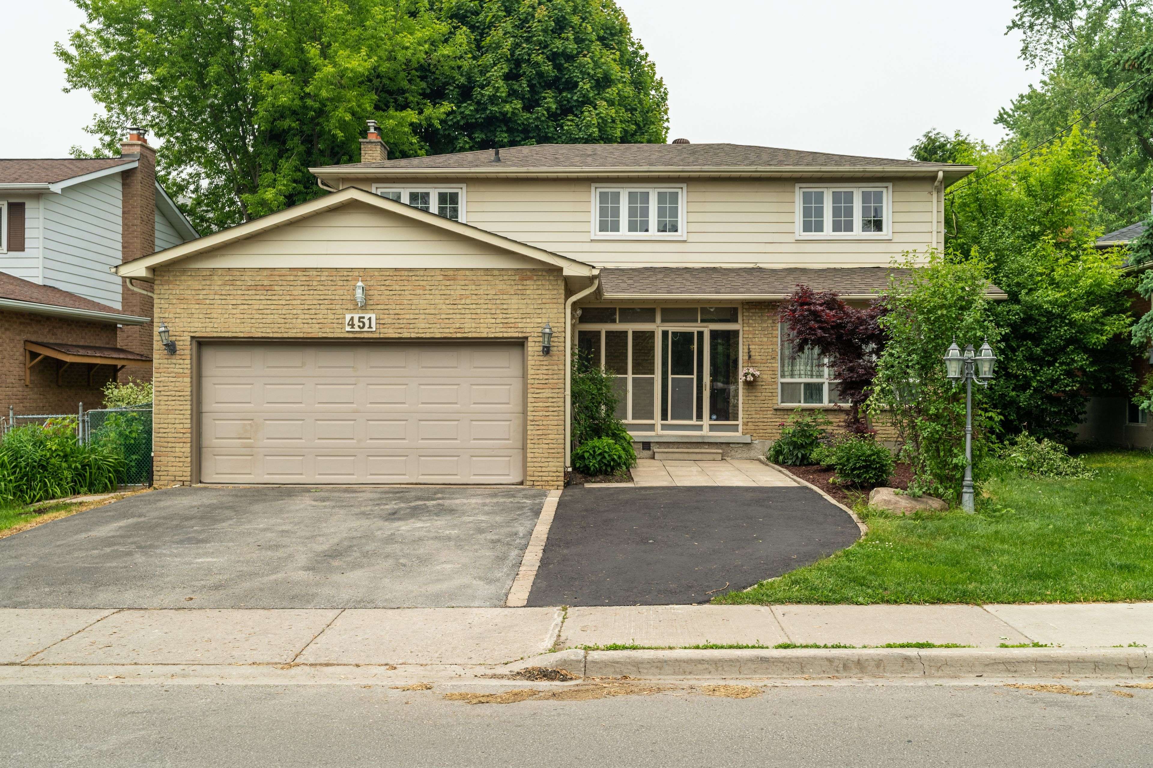 451 Palmer AVE, Richmond Hill, ON L4C 1R2