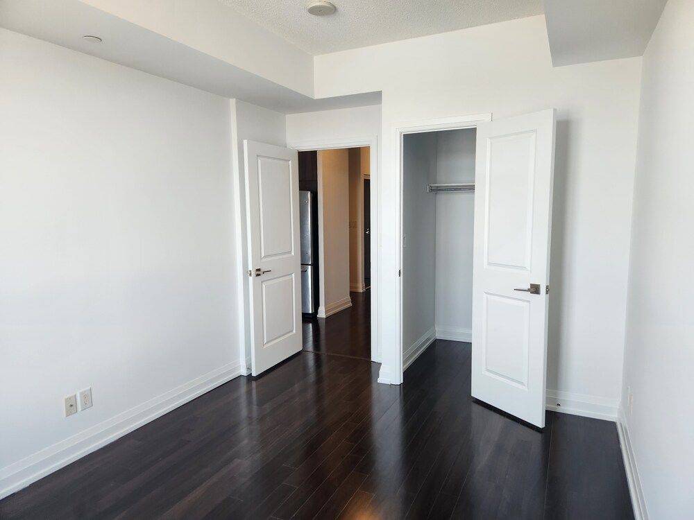 Markham, ON L3T 0C8,7161 Yonge ST #518