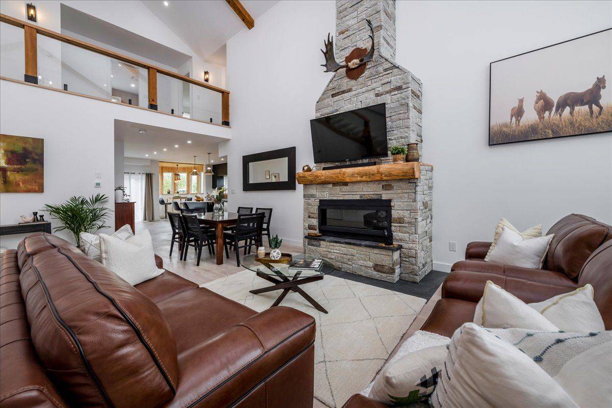 Springwater, ON L0M 1T2,3665 Baldwick LN