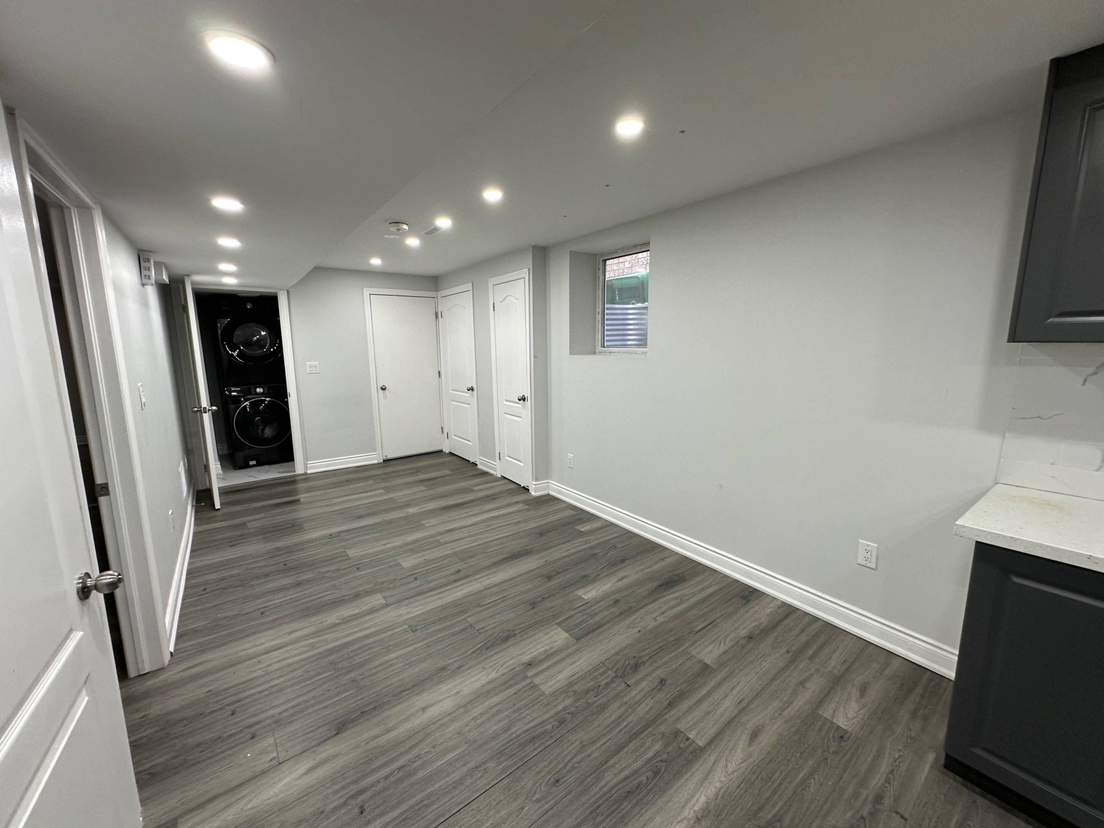 Mississauga, ON L5N 7N9,3178 Oakview RD #BASEMENT