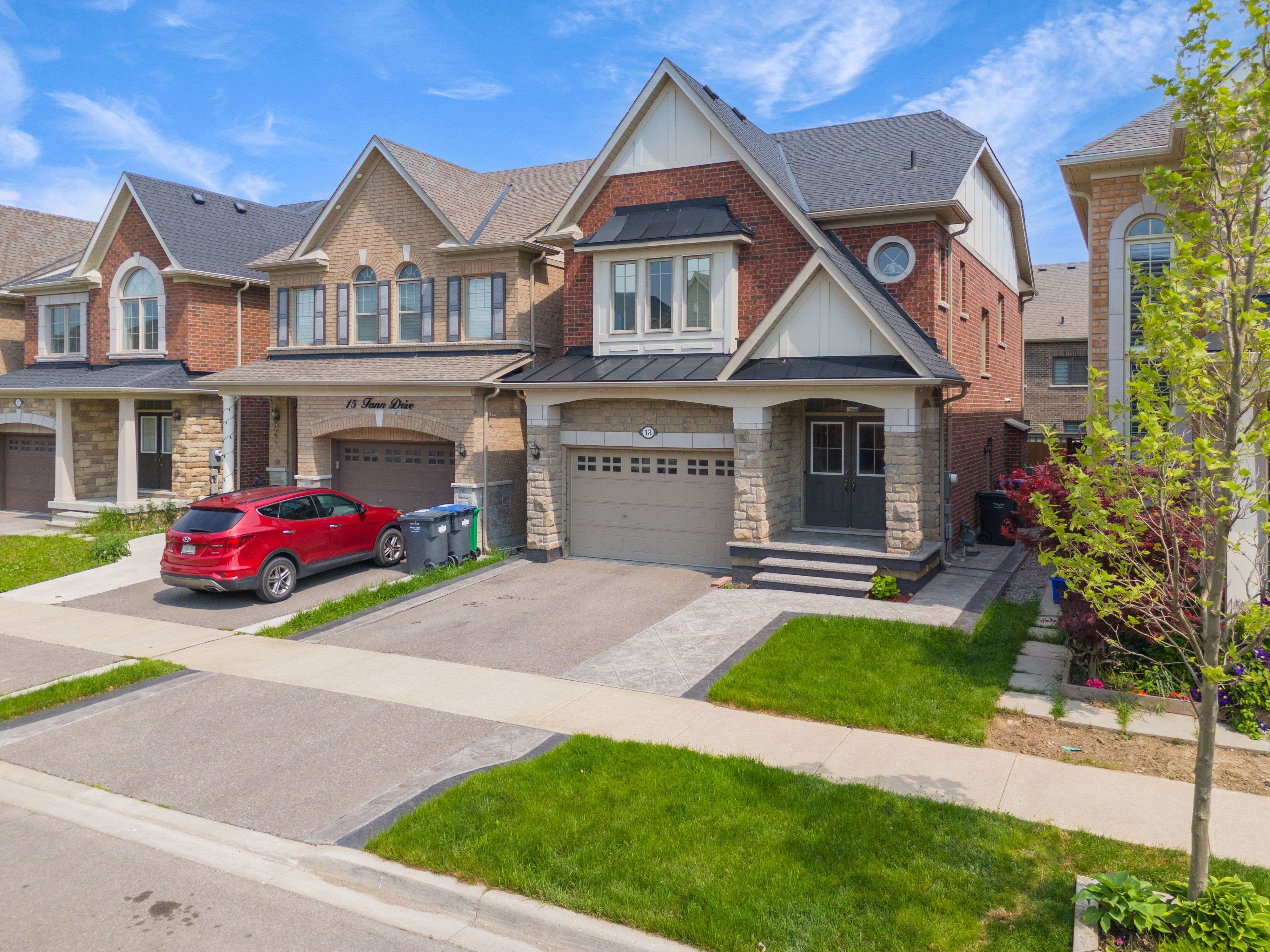 Brampton, ON L7A 4L4,13 Fann DR