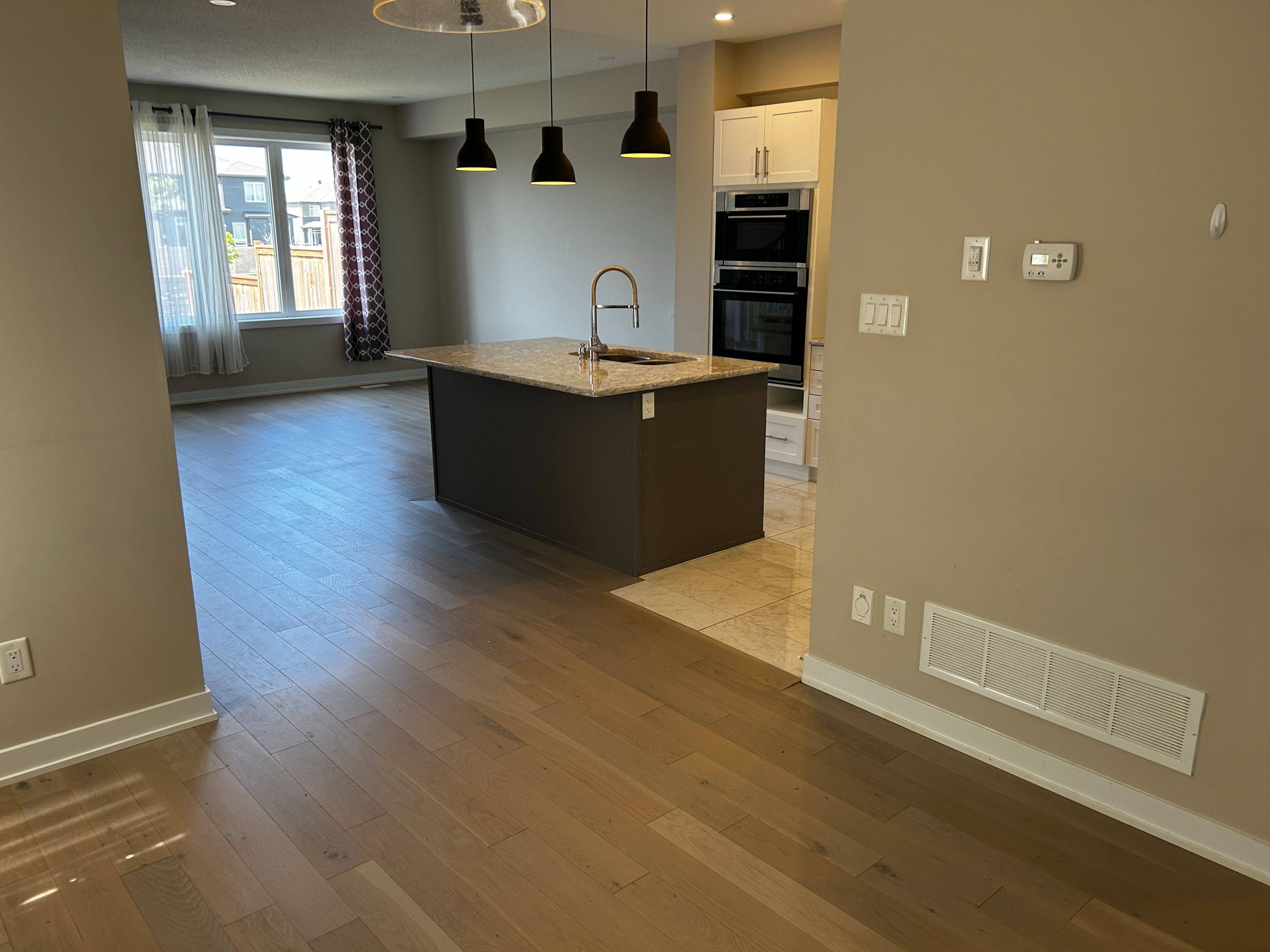 Carleton Place, ON K7C 3P1,72 Riddell ST