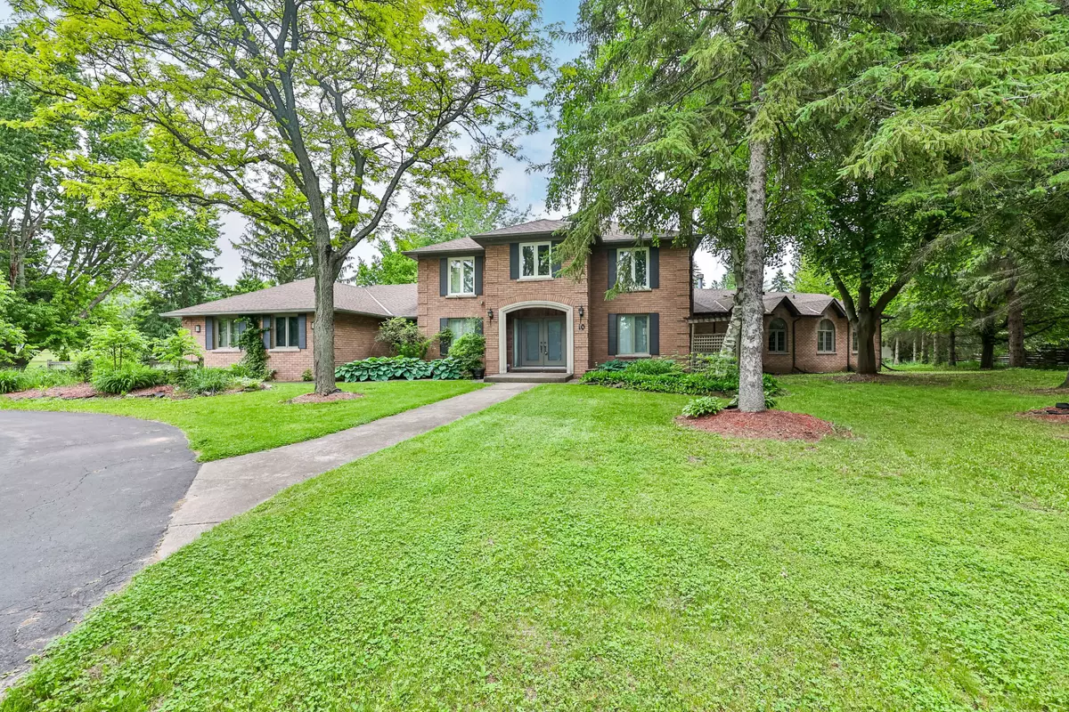 Hamilton, ON L0R 1K0,10 Karendale CRES