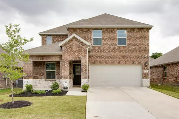 212 Luna Lane,  Lake Dallas,  TX 75065