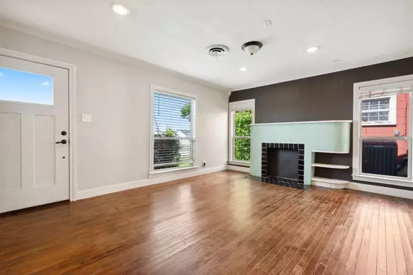 Fort Worth, TX 76107,4604 Calmont Avenue