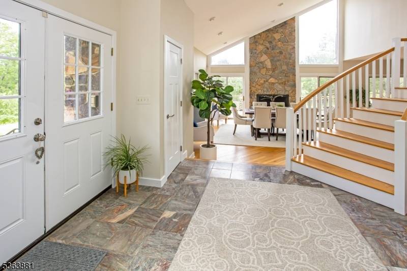 Mendham Twp., NJ 07960,32 E Main St