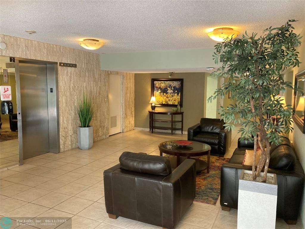 Pompano Beach, FL 33069,805 Cypress Blvd  #309