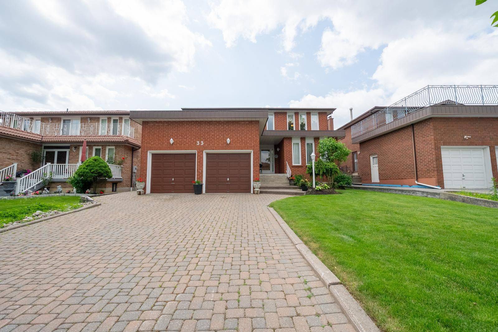 Markham, ON L3R 8Y7,33 Dundee CRES
