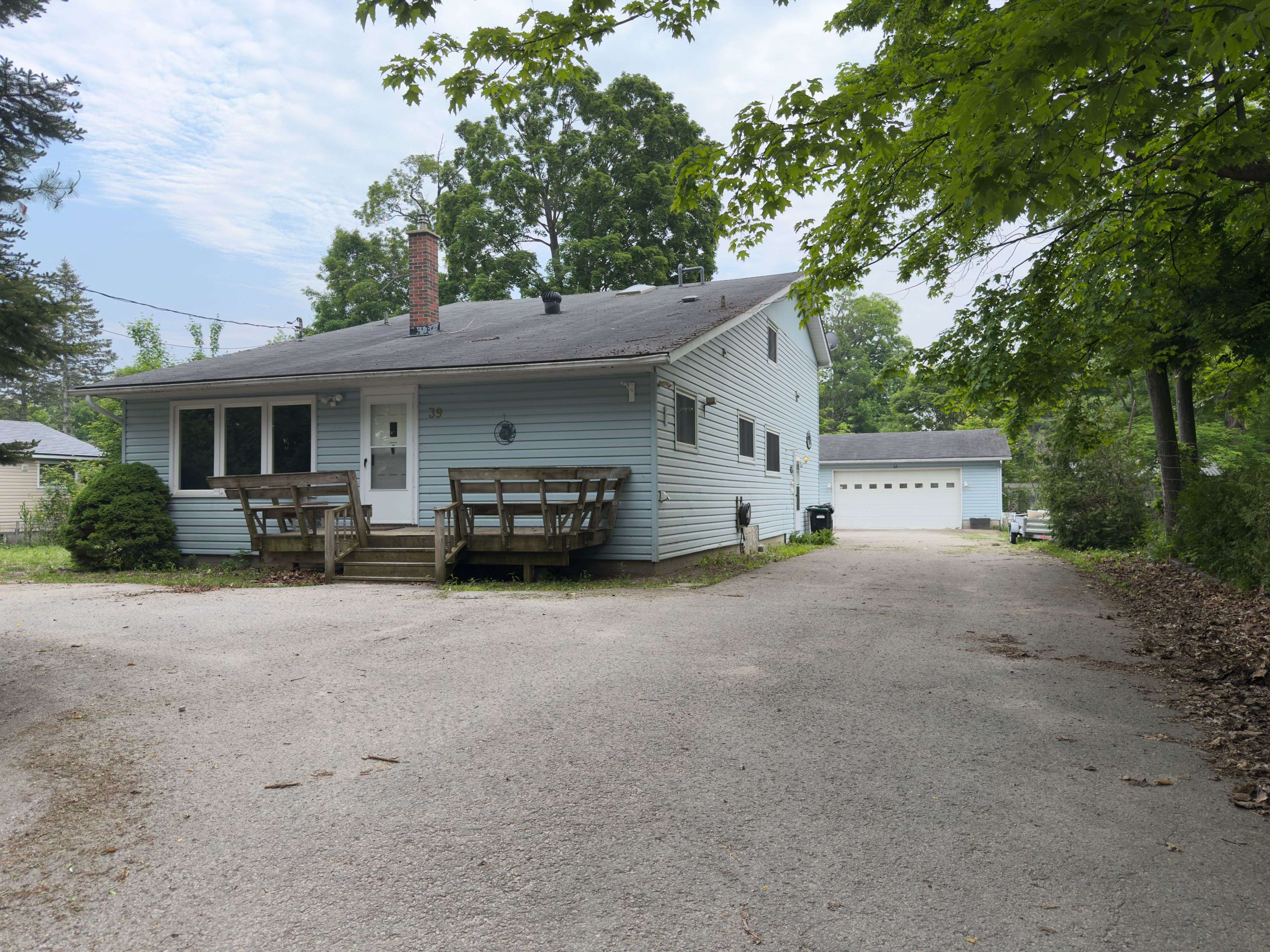 Innisfil, ON L9S 2T8,39 Lakeside DR