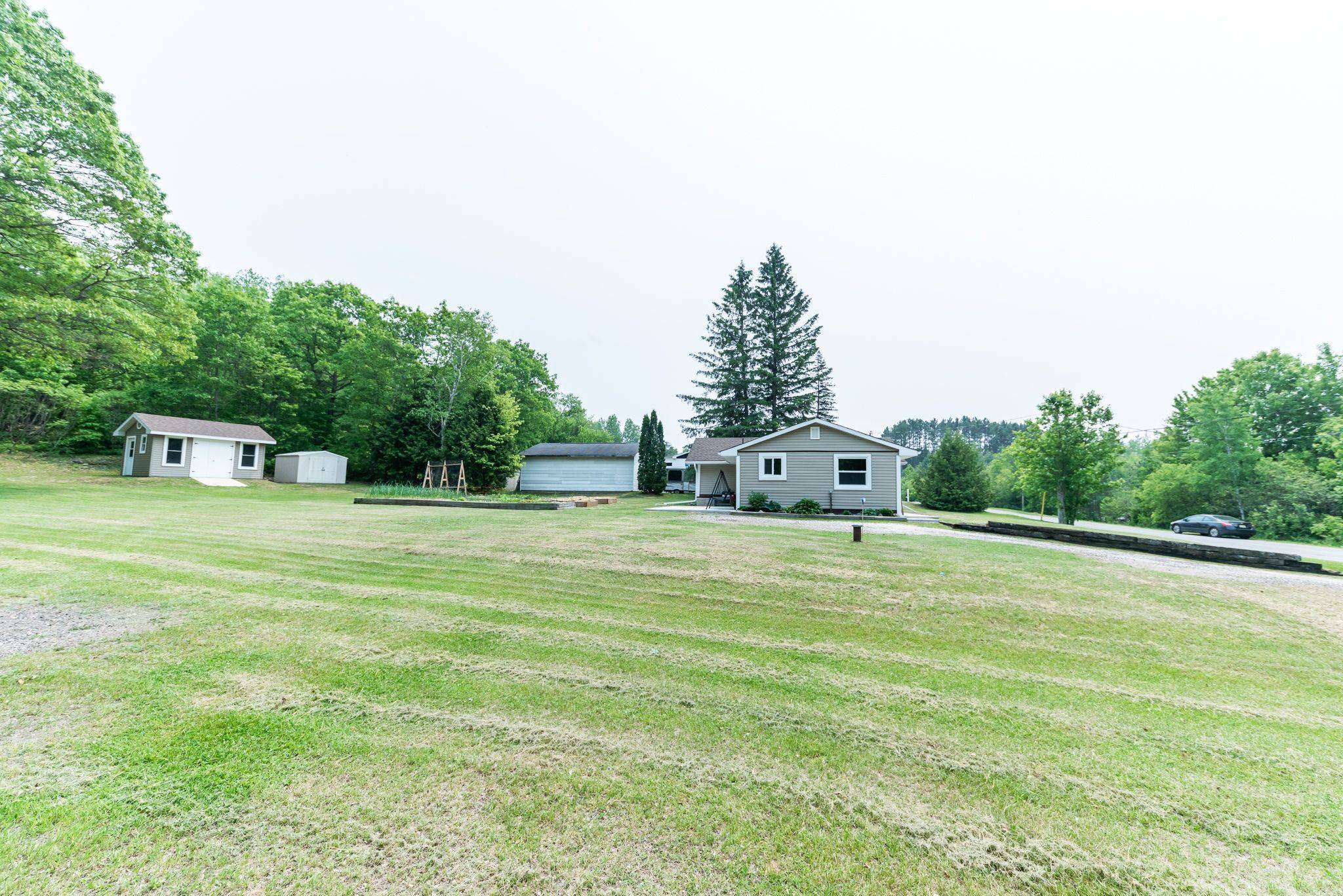 Laurentian Hills, ON K0J 1J0,150 Hunts RD