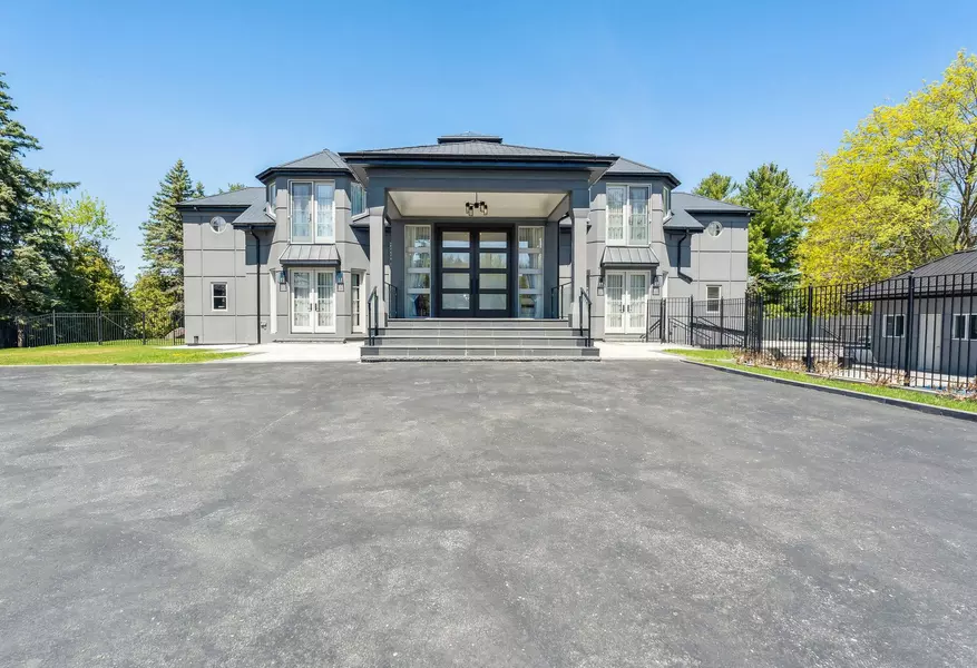 36 Pioneer TRL, Barrie, ON L4N 0T8