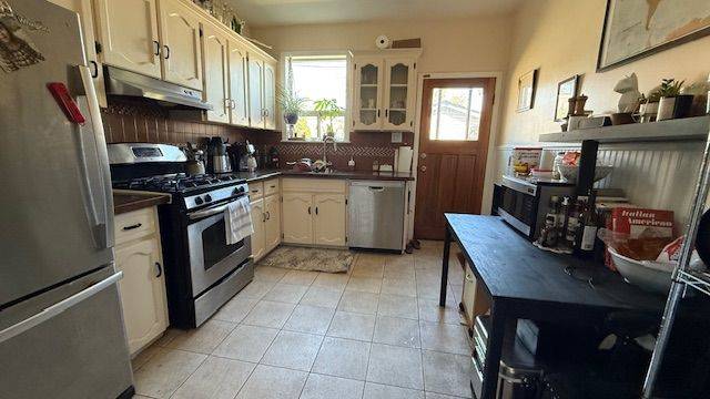 Toronto C01, ON M6G 1H7,364 Harbord ST