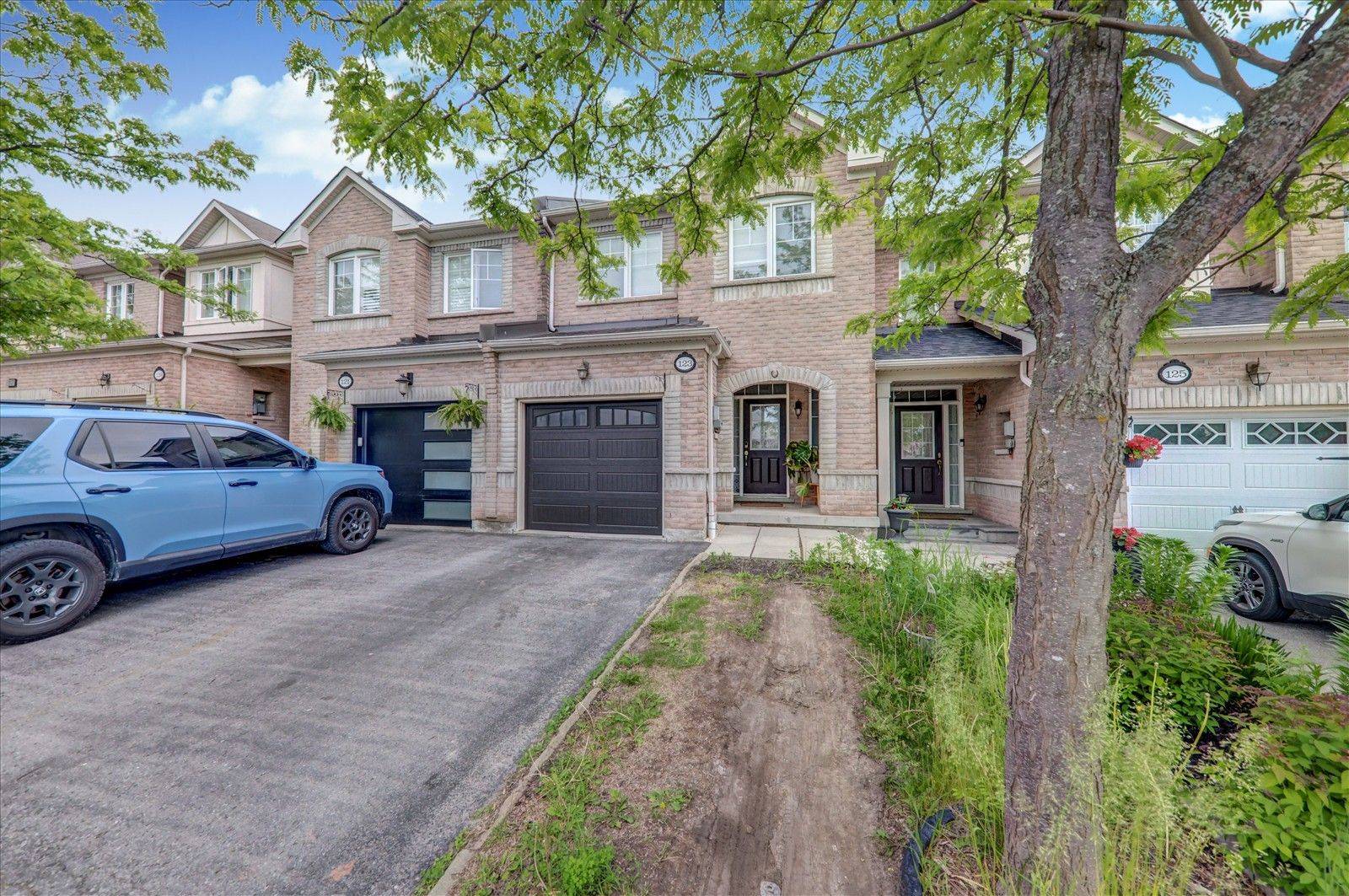Ajax, ON L1Z 0A4,123 Silverwood CIR