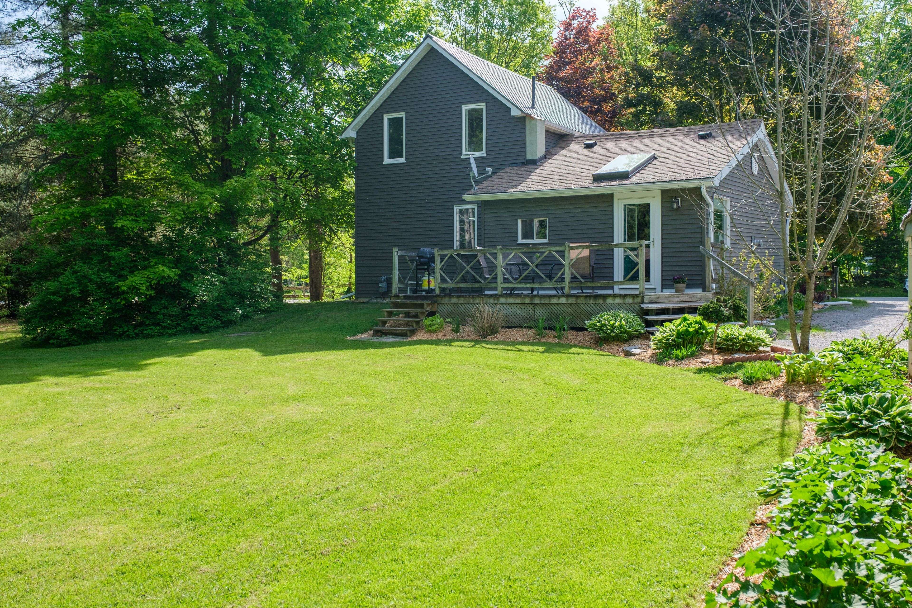 72 Station RD,  Georgina,  ON L0E 1N0