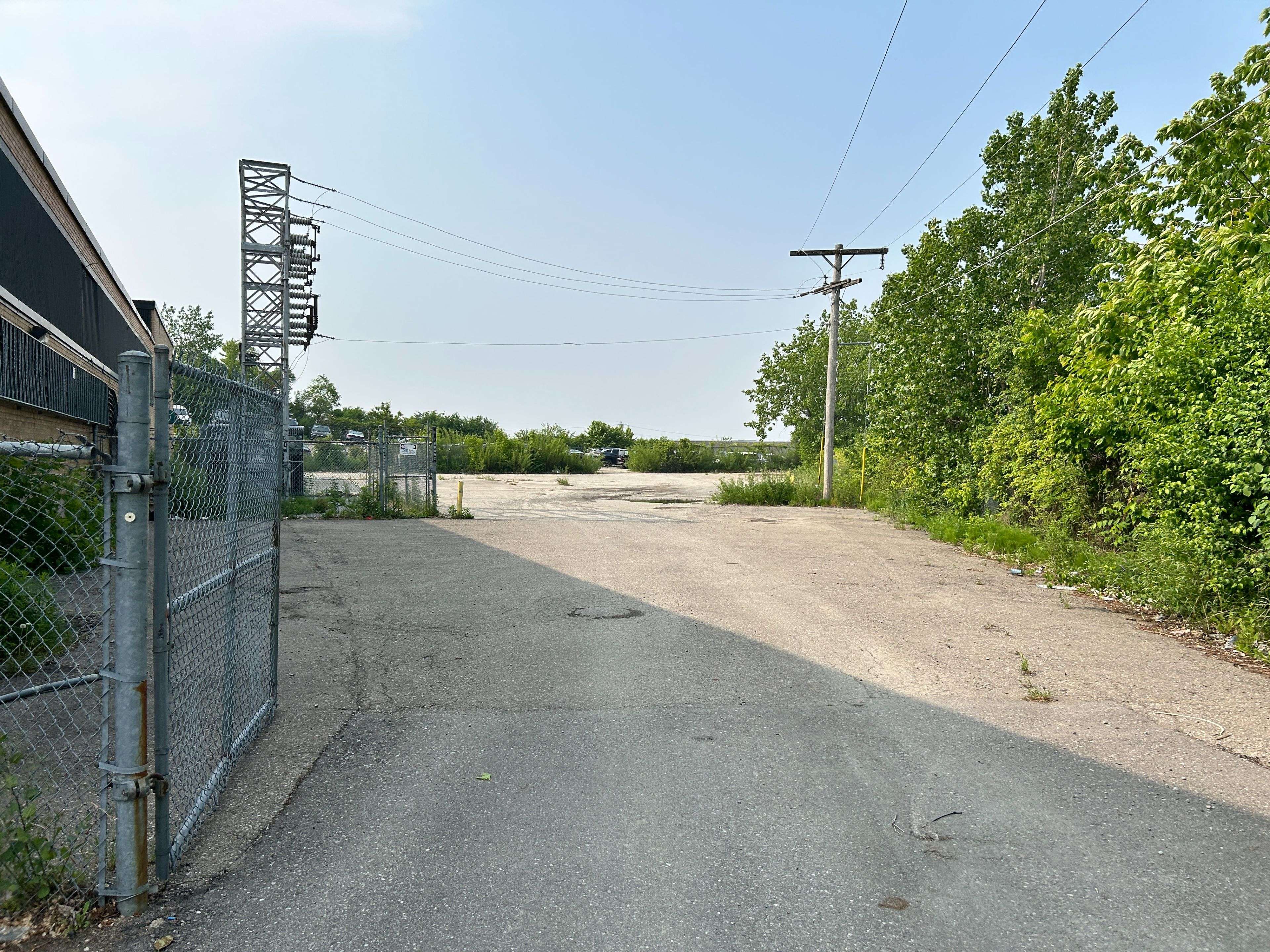 Toronto W04, ON M6B 1P8,105 Wingold AVE #3-5