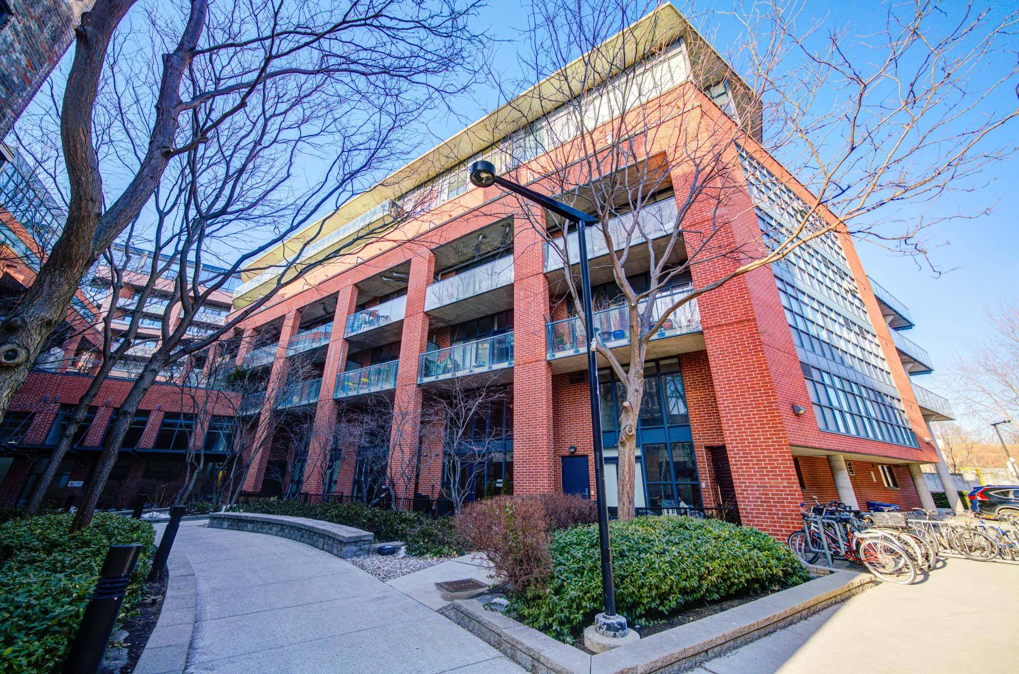 Toronto W01, ON M6R 3C2,369 Sorauren AVE #510