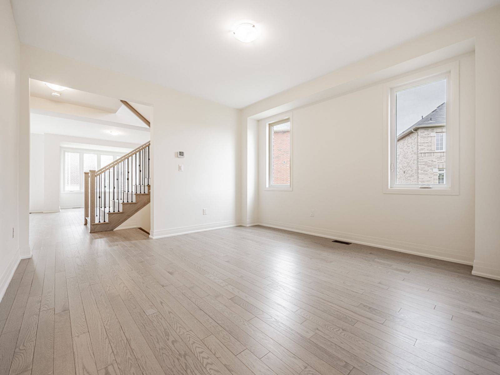 Brampton, ON L6X 0B3,3 Lilestone DR