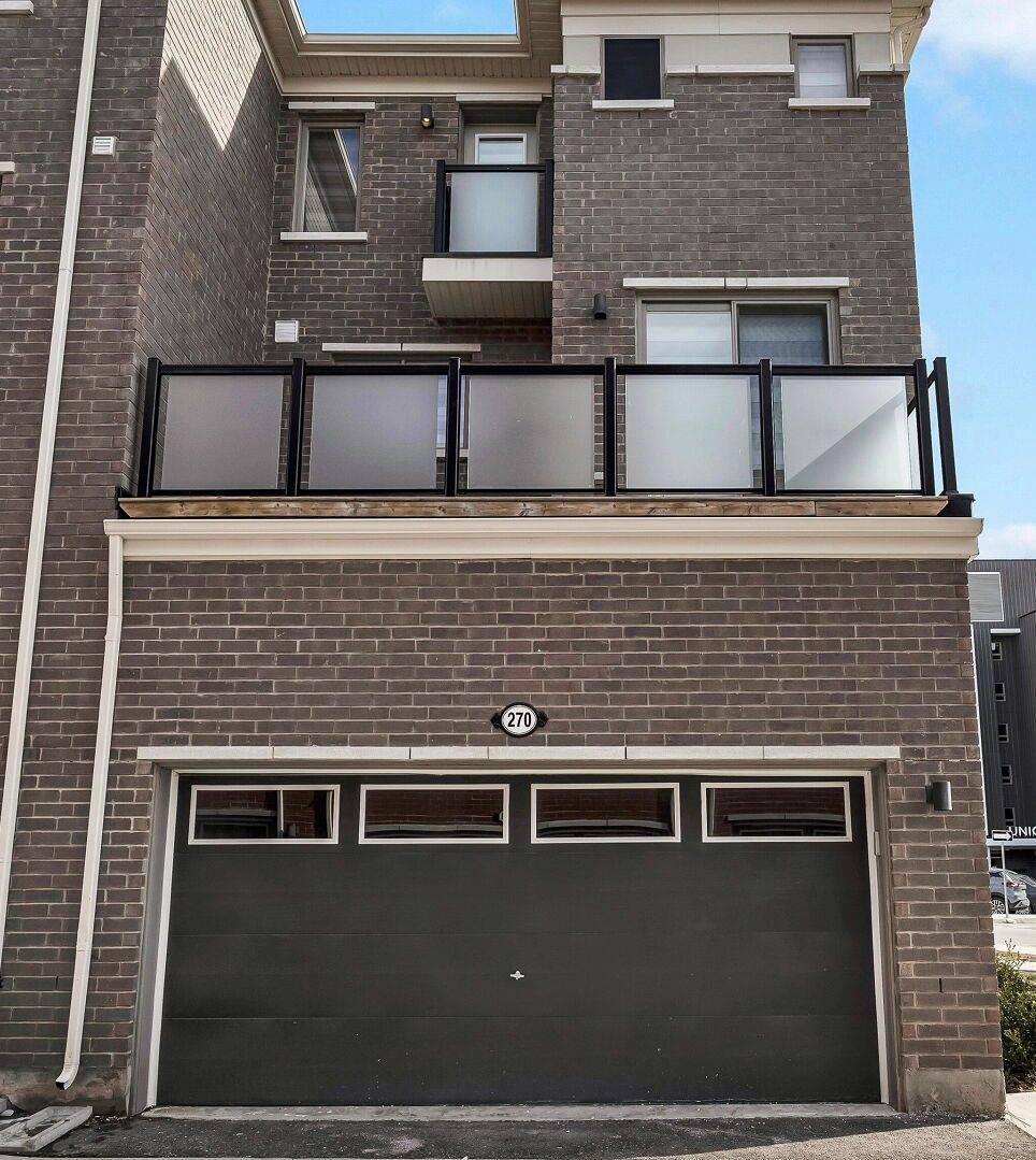 Brampton, ON L7A 0H8,270 Lagerfeld DR #19