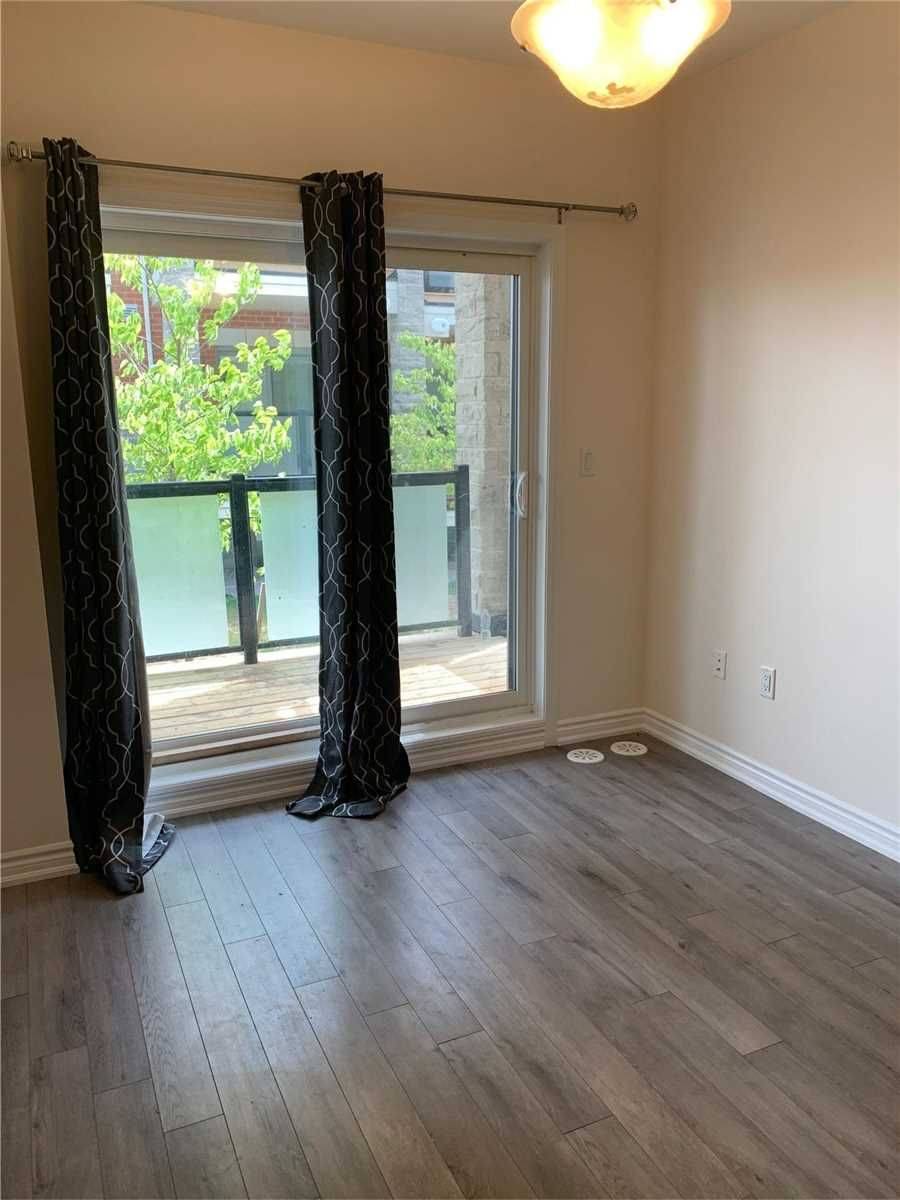 Brampton, ON L7A 5G9,240 Lagerfeld DR #7