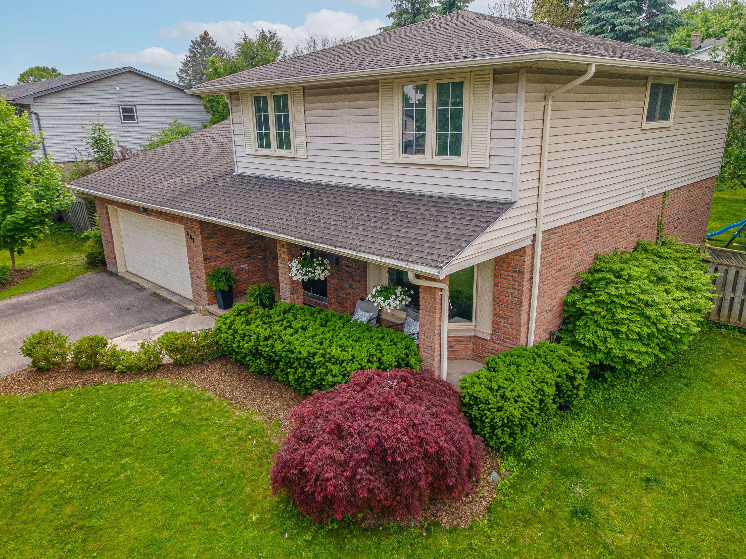 London South, ON N6K 1W8,661 CRANBROOK RD