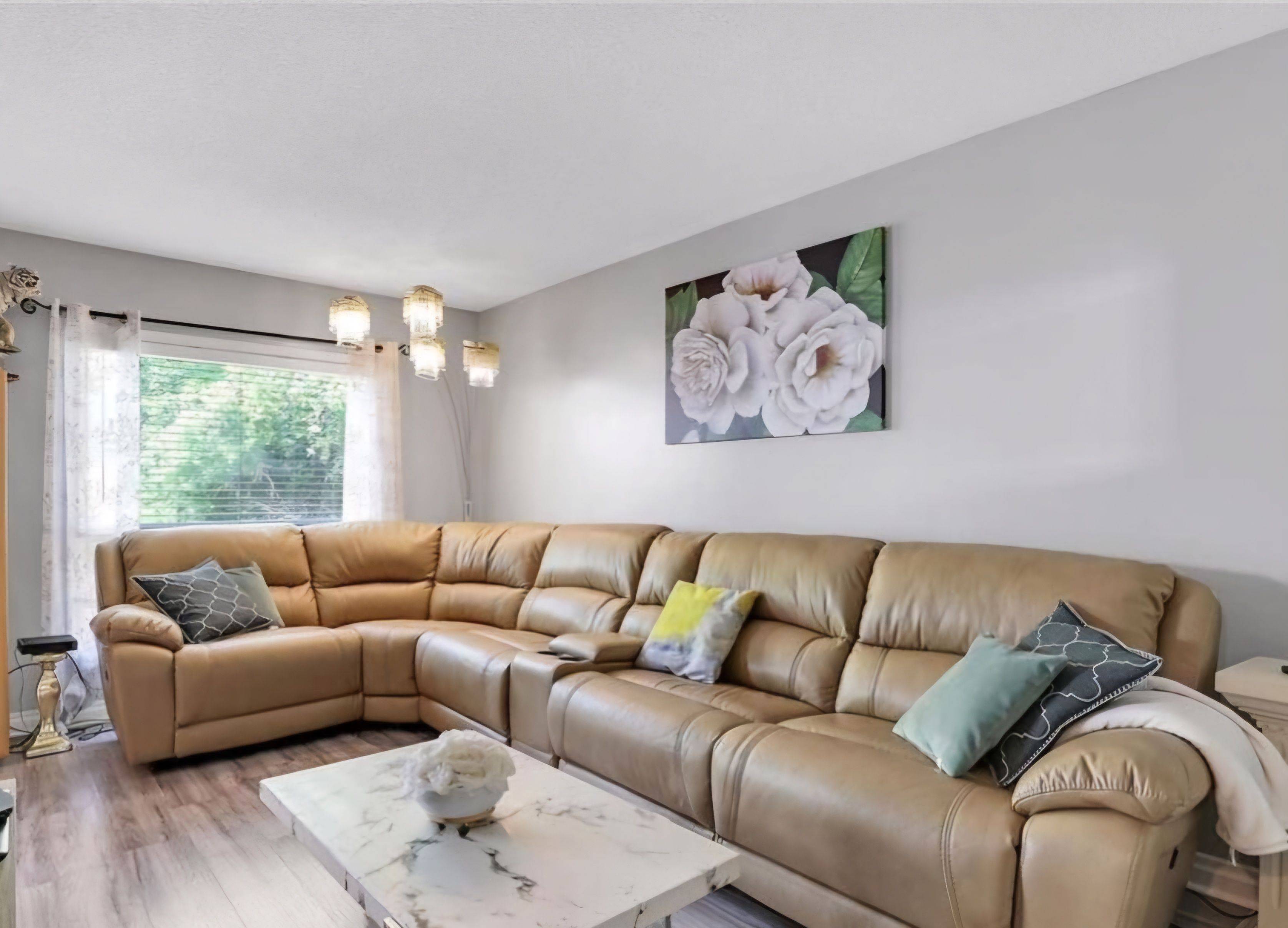 London East, ON N5W 6E2,285 Hungerford ST