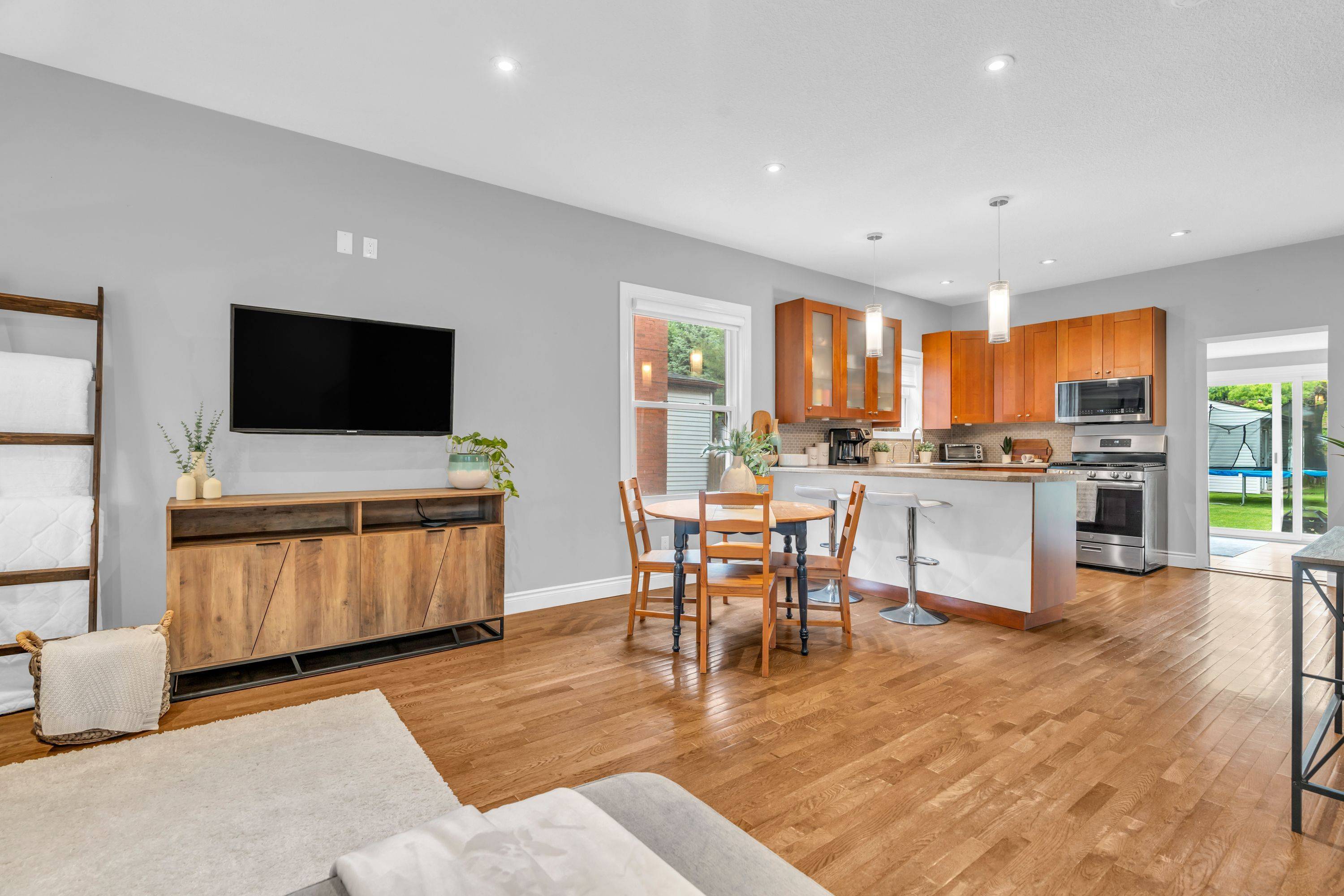 Cambridge, ON N1R 5E2,59 Lowell ST N