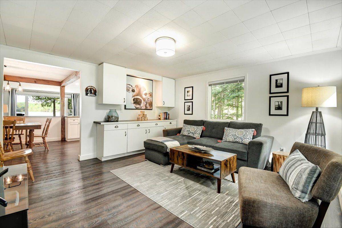 Wollaston, ON K0L 1P0,115 Lawrence LN