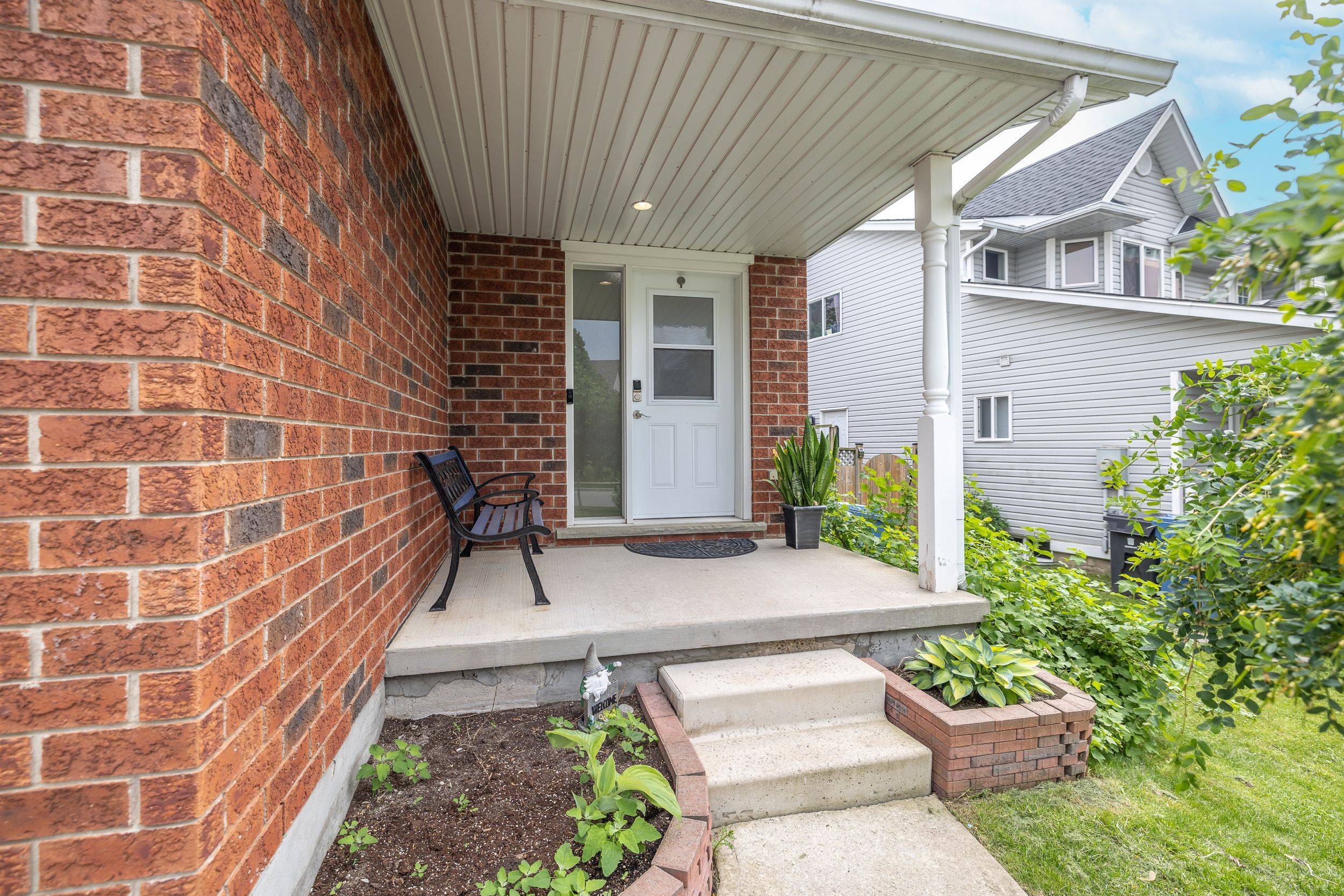 Guelph, ON N1E 7H2,6 Kearney ST